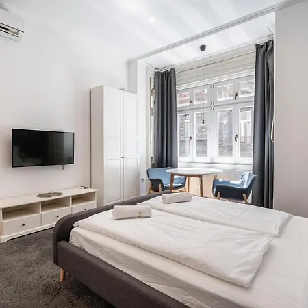 Z32-boutique Apartments, Best Location By Bqa Apartmán *