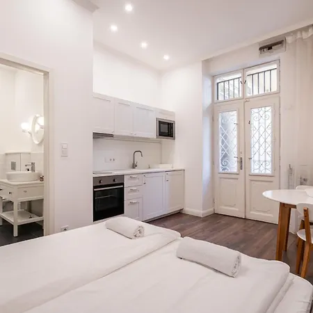 Z32-boutique Apartments, Best Location By Bqa Apartmán *
